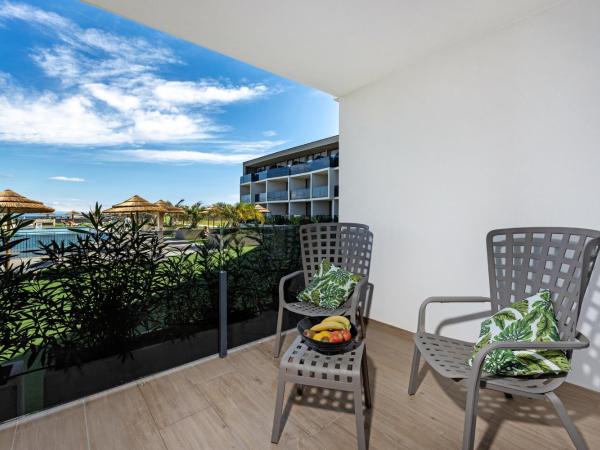 Del Mar Emotion Resort : photo 1 de la chambre superior quadruple room with balcony - pool side