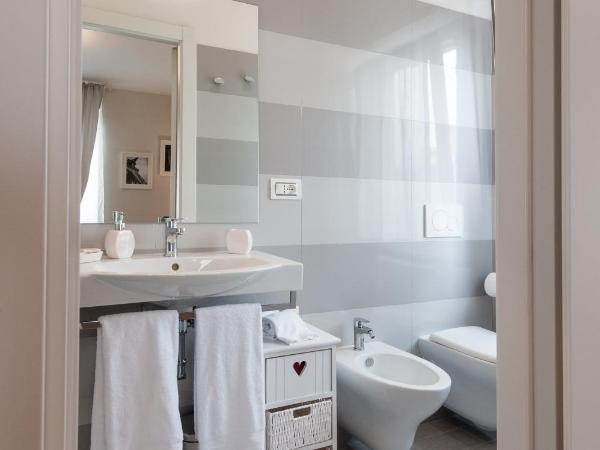 Affittacamere Villa Marcella : photo 3 de la chambre chambre double - vue sur jardin