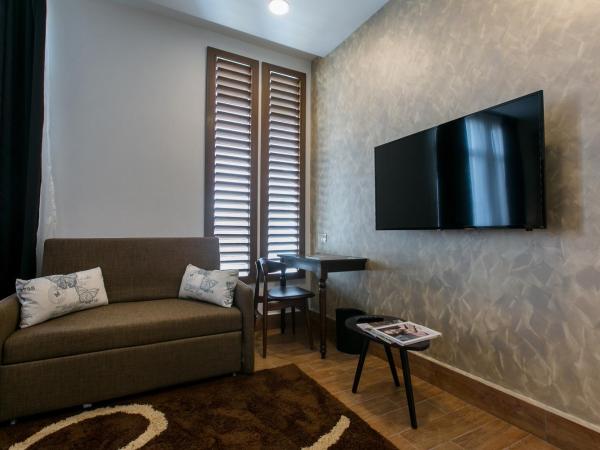 Belllo Hotel JB Central : photo 4 de la chambre suite