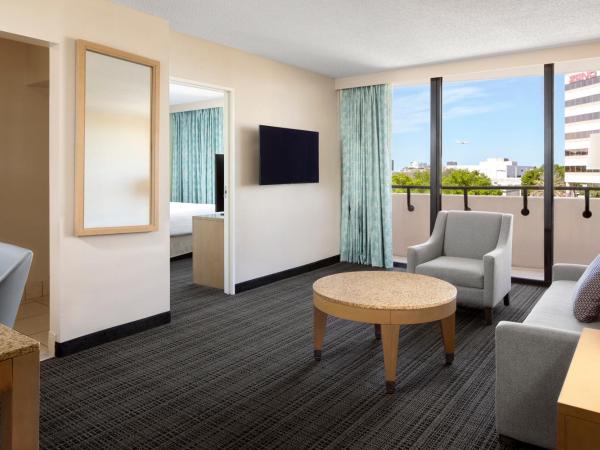 Embassy Suites by Hilton Tampa Airport Westshore : photo 8 de la chambre chambre lit king-size standard - non-fumeurs 