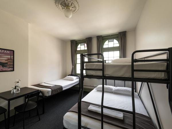 Sydney Central Inn : photo 1 de la chambre chambre quadruple avec salle de bains commune