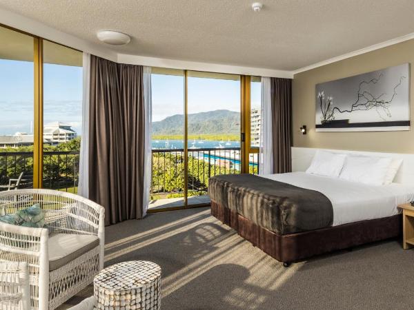 Pacific Hotel Cairns : photo 1 de la chambre superior king balcony suite