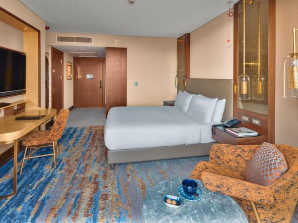 Doubletree By Hilton Antalya City Centre : photo 2 de la chambre chambre lit king-size - accessible aux personnes à mobilité réduite 