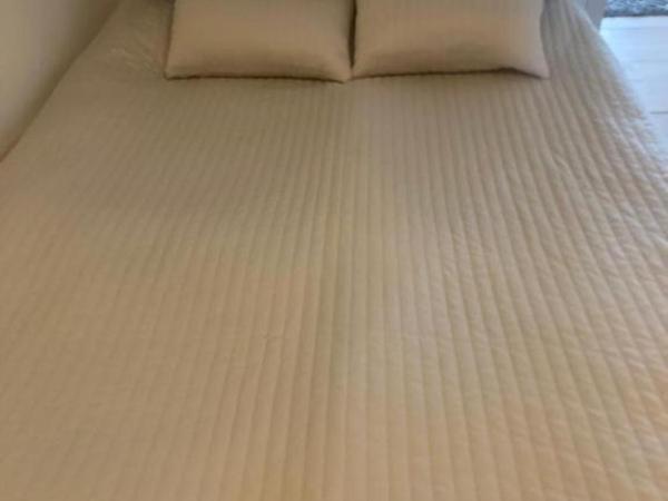 Mehri : photo 4 de la chambre chambre lit queen-size - vue sur piscine