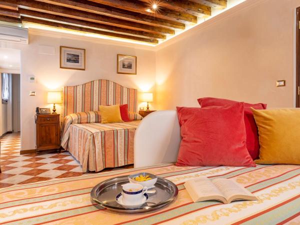 Palazzo Schiavoni Residenza d'epoca & Suite-Apartments : photo 1 de la chambre appartement - rez-de-chaussée