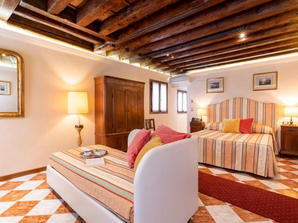 Palazzo Schiavoni Residenza d'epoca & Suite-Apartments : photo 2 de la chambre appartement - rez-de-chaussée