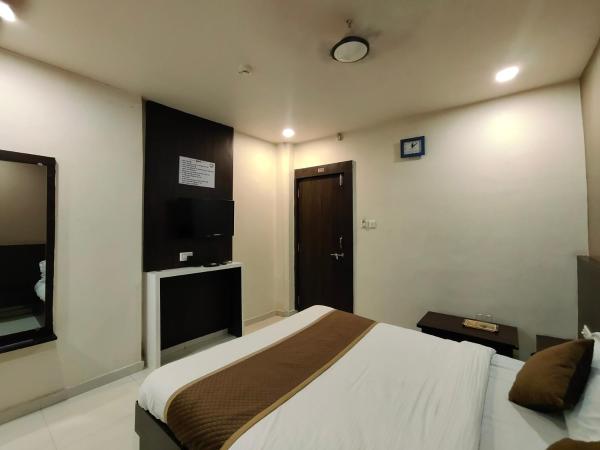 Hotel Palav Palace : photo 9 de la chambre chambre lit king-size deluxe