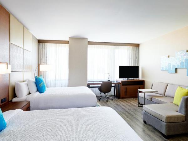 Residence Inn by Marriott Dallas Downtown : photo 1 de la chambre studio queen avec 2 lits queen-size et un canapé-lit