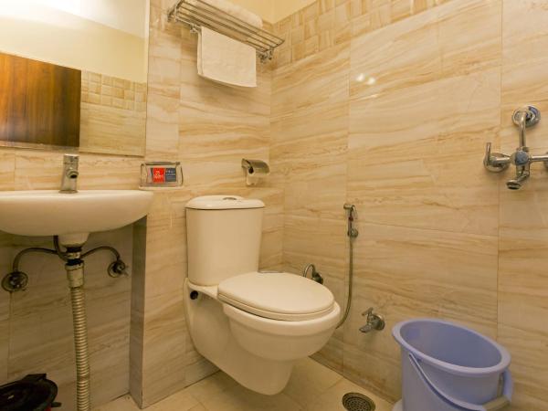 Hotel Sunday Inn : photo 9 de la chambre chambre lit king-size