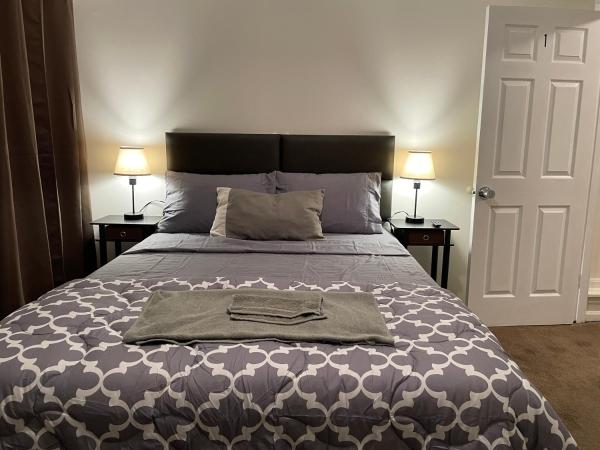 Downtown Private Room - Close to M&T, Orioles, Topgolf, Horseshoe Casino : photo 3 de la chambre chambre supérieure lit queen-size