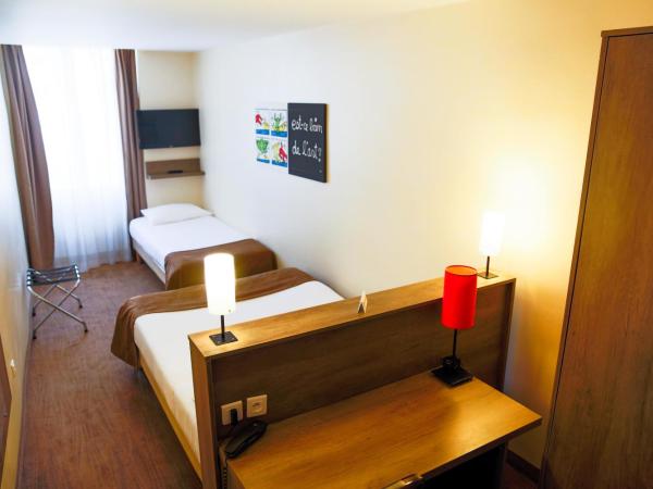 Hôtel Le Seize, Nice Centre : photo 2 de la chambre chambre familiale