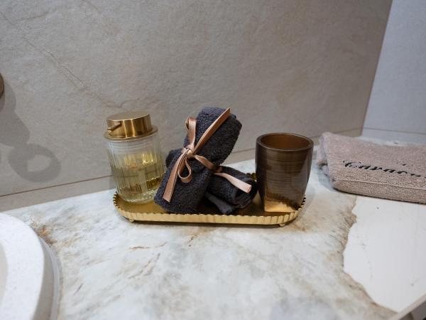 CARACALLA PRIVE - Chambres d'hôtes avec Piscine, Jaccuzi et Hammam privatifs : photo 2 de la chambre chambre lit queen-size deluxe