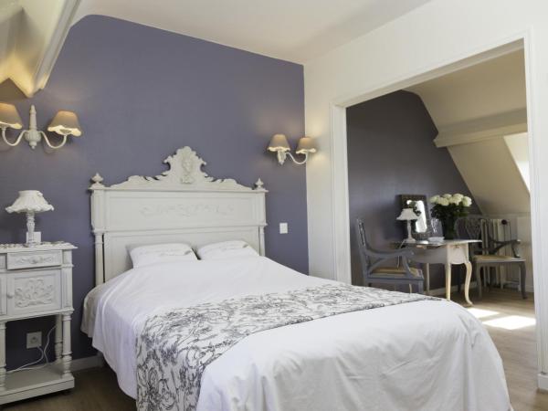 La Villa Les Mots Passants : photo 4 de la chambre chambre double supérieure romantique avec baignoire