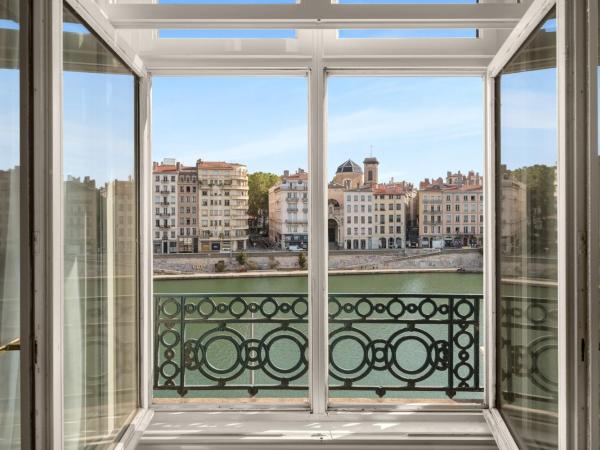 Le Phénix Hôtel : photo 3 de la chambre chambre double deluxe - vue sur rivière