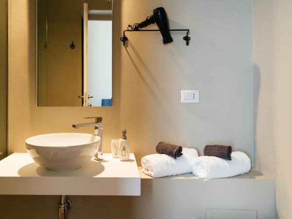 b&b le 4 leggende : photo 6 de la chambre chambre double deluxe avec balcon