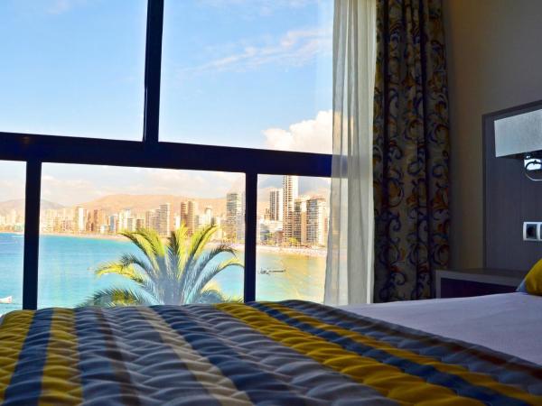 Hotel Lido : photo 4 de la chambre chambre triple (2 adultes + 1 enfant) - vue sur mer