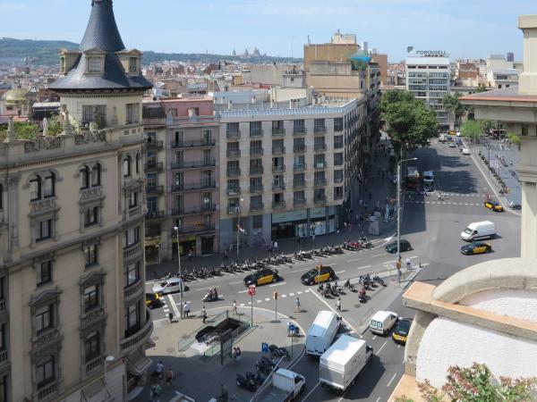 Serennia Exclusive Rooms : photo 6 de la chambre suite avec baignoire spa - vue sur ville 