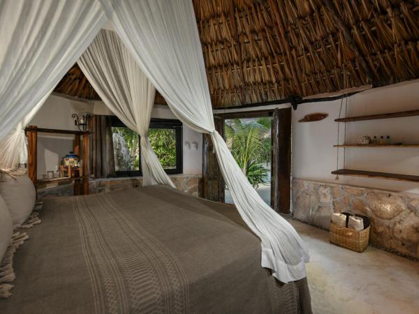 Diamante K - Inside Tulum National Park : photo 10 de la chambre bungalow Économique avec salle de bains commune