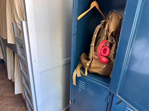 Gorilla Hostel : photo 5 de la chambre lit dans dortoir mixte de 8 lits 