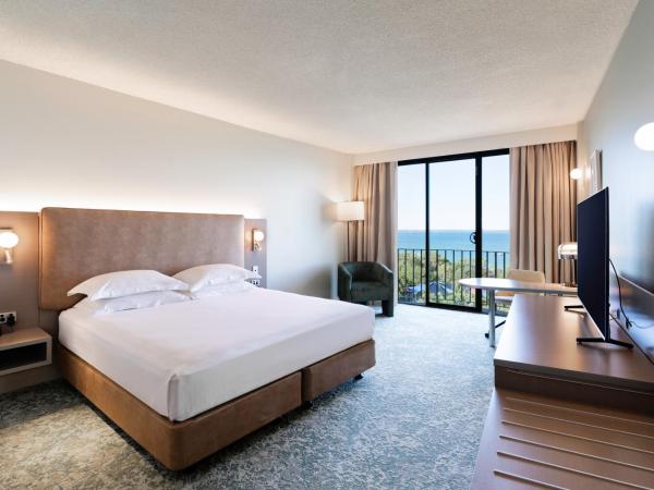 Hilton Garden Inn Darwin : photo 4 de la chambre chambre lit king-size de luxe - vue sur port