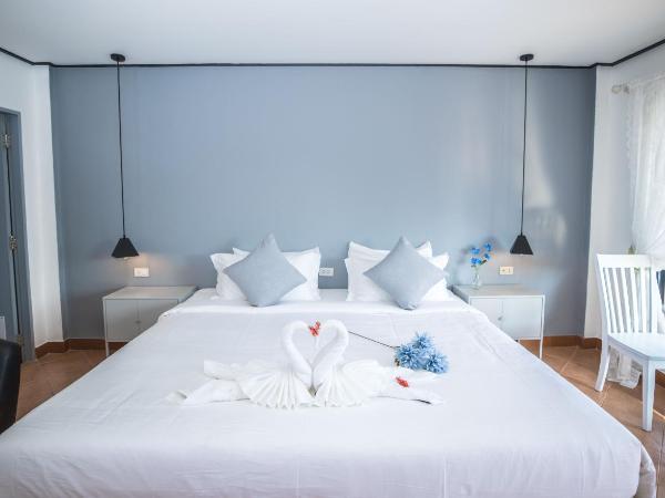Blue Carina Hotel ANDAMANDA : photo 8 de la chambre chambre lit king-size - vue sur jardin