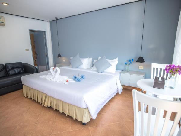 Blue Carina Hotel ANDAMANDA : photo 4 de la chambre chambre lit king-size - vue sur jardin