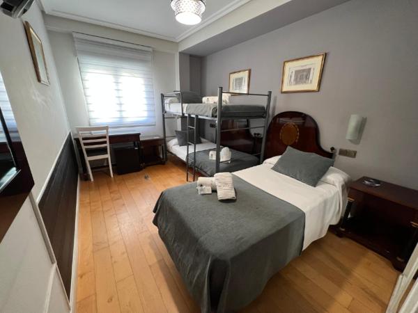 Hospedium Plaza Mayor Salamanca : photo 1 de la chambre chambre triple Économique