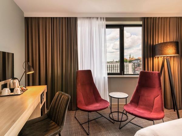 Park Inn by Radisson Krakow : photo 1 de la chambre chambre supérieure - vue sur château