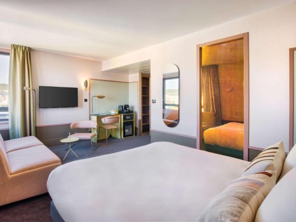 Hôtel Aiden by Best Western Clermont-Ferrand - Le Magnetic : photo 6 de la chambre suite junior lit queen-size