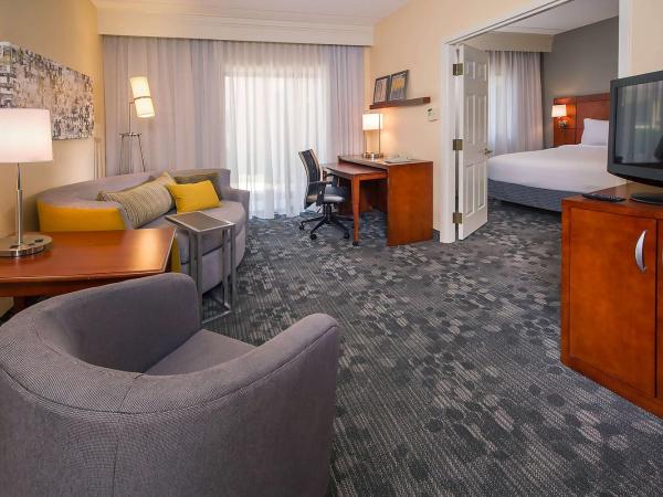 Sonesta Select Charlotte University Research Park : photo 1 de la chambre suite 1 chambre - lit king-size