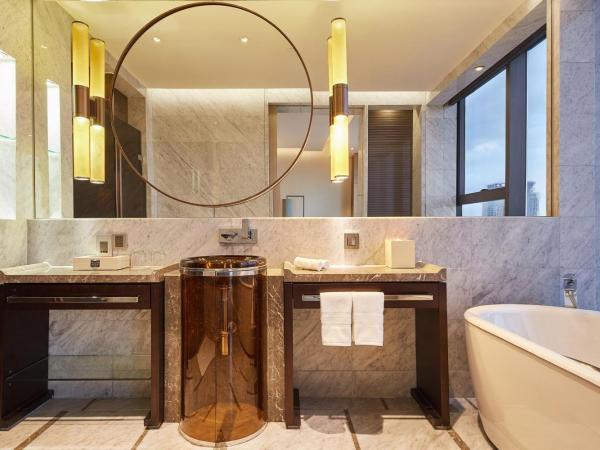 The Westin Ningbo : photo 4 de la chambre chambre lit king-size westin - vue sur ville