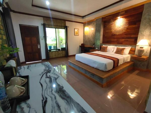 Lanta Riviera Resort - SHA Extra Plus : photo 6 de la chambre suite lit queen-size deluxe