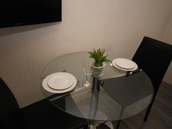 BARTON BEACHSIDE APARTMENTS - Free Parking, Modern Chic, Central Beach Location, Some Sea Views - Families Couples or Over 23 years : photo 4 de la chambre studio standard