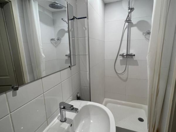 Hôtel Patricia - Strasbourg Hyper Centre : photo 2 de la chambre chambre double