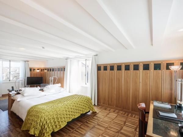 Widder Hotel - Zurichs luxury hideaway : photo 2 de la chambre chambre design avec lit queen-size 