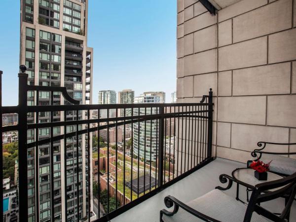 Waldorf Astoria Chicago : photo 4 de la chambre gold coast terrace king suite