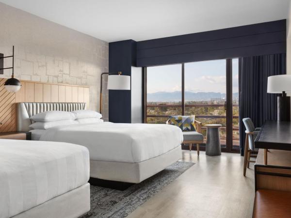 Marina del Rey Marriott : photo 1 de la chambre chambre avec 2 lits doubles - vue sur ville - Étage concierge