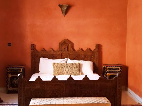 maison d'hôtes Le petit jardin Marrakech : photo 2 de la chambre chambre deluxe (2 adultes + 1 enfant)