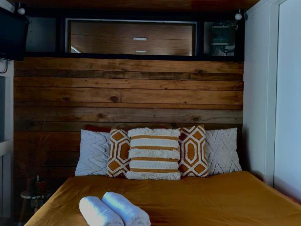 Onehunga Garden Tinyhouse : photo 9 de la chambre suite avec terrasse 