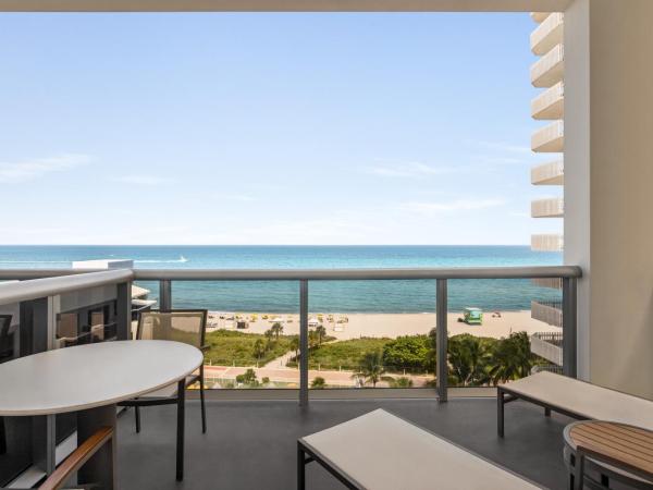 Hilton Cabana Miami Beach Resort : photo 3 de la chambre hébergement premium 1 lit king-size avec balcon - côté océan