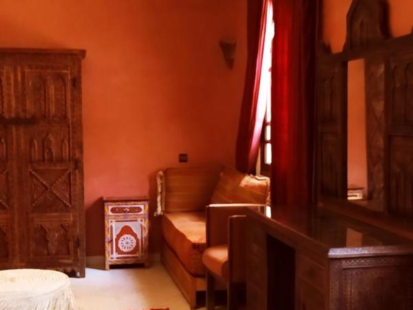 maison d'hôtes Le petit jardin Marrakech : photo 4 de la chambre chambre deluxe (2 adultes + 1 enfant)