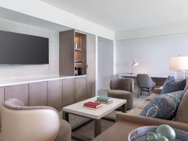 Sheraton Waikiki Beach Resort : photo 2 de la chambre suite océan kai récemment rénovée - suite 1 chambre lit king-size plus spacieuse