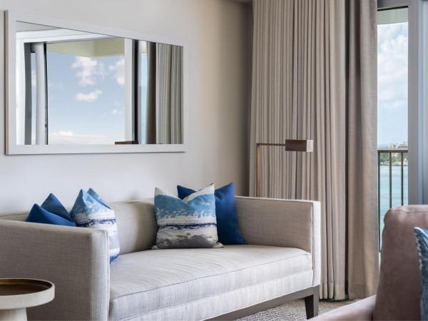 Sheraton Waikiki Beach Resort : photo 3 de la chambre suite océan kai récemment rénovée - suite 1 chambre lit king-size plus spacieuse