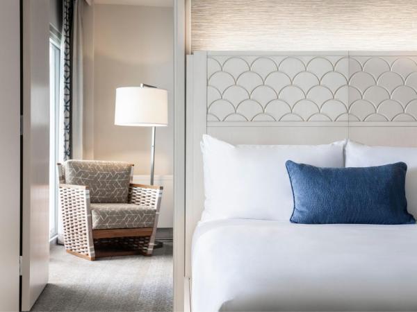 Sheraton Waikiki Beach Resort : photo 4 de la chambre suite océan kai récemment rénovée - suite 1 chambre lit king-size plus spacieuse