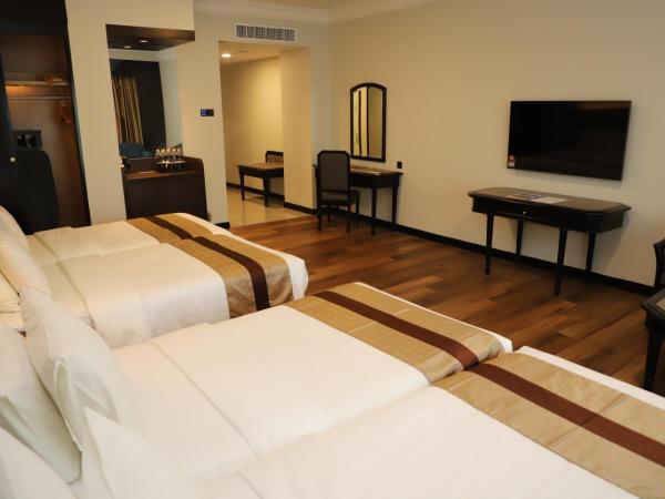 Grand Darul Makmur Hotel Kuantan : photo 3 de la chambre chambre quadruple deluxe