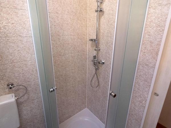 Guesthouse Merla : photo 5 de la chambre chambre lits jumeaux