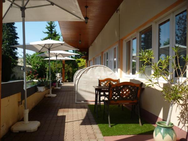 The Originals Boutique, Hôtel Clos Sainte Marie, Nevers : photo 10 de la chambre chambre double ou lits jumeaux avec terrasse