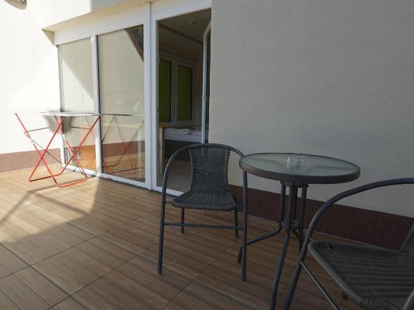 Colors Holiday Hotel : photo 8 de la chambre chambre double - vue sur piscine