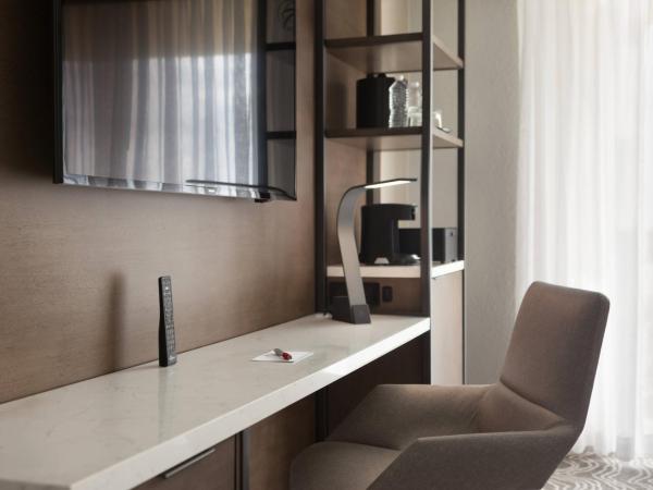 Marriott Orlando Airport Lakeside : photo 3 de la chambre chambre lit king-size