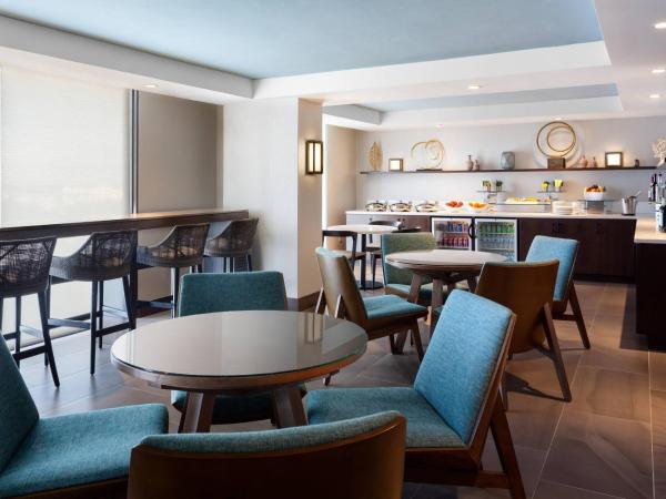 Marriott Orlando Airport Lakeside : photo 10 de la chambre chambre lit king-size niveau concierge - dernier Étage